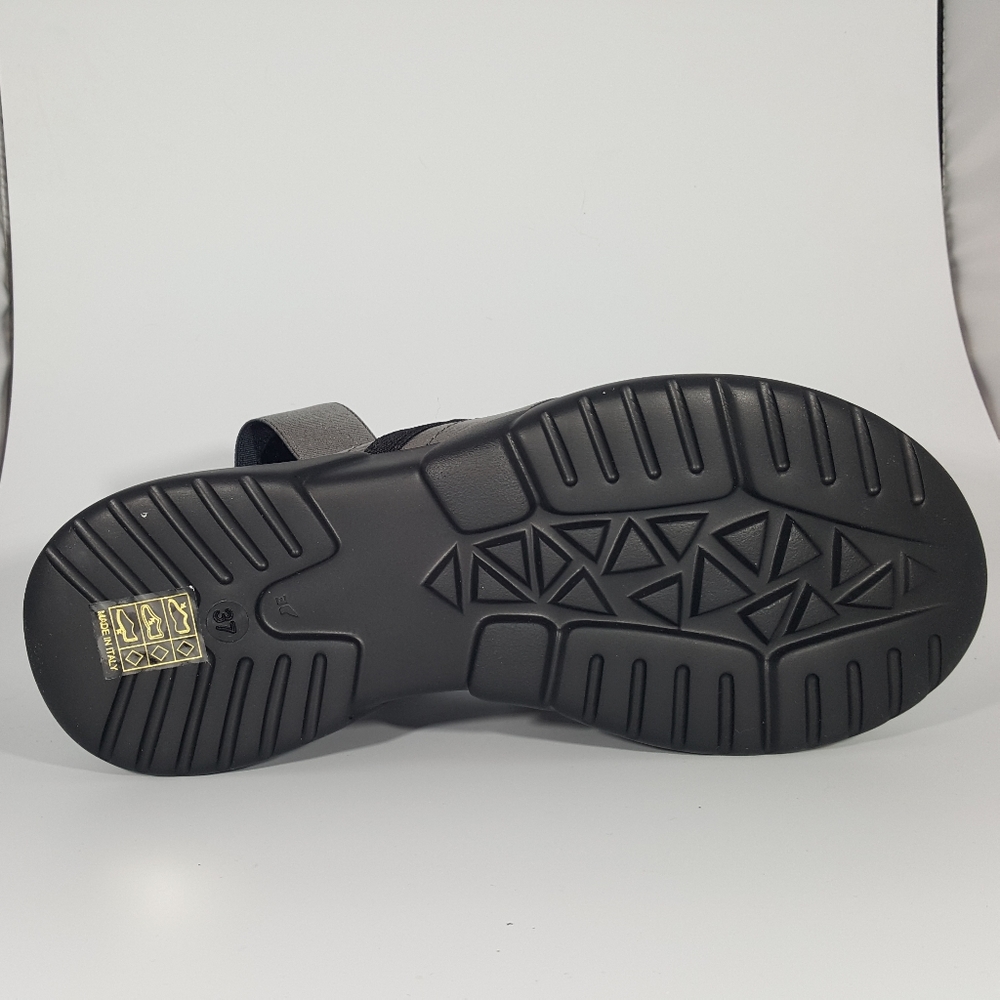 NR Rapisardi Jeweled Cross Band Platform Sandal - Picture 4 of 4
